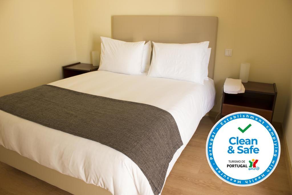 Metro Vilar Suites & Villas Vilar do Pinheiro Pokój zdjęcie