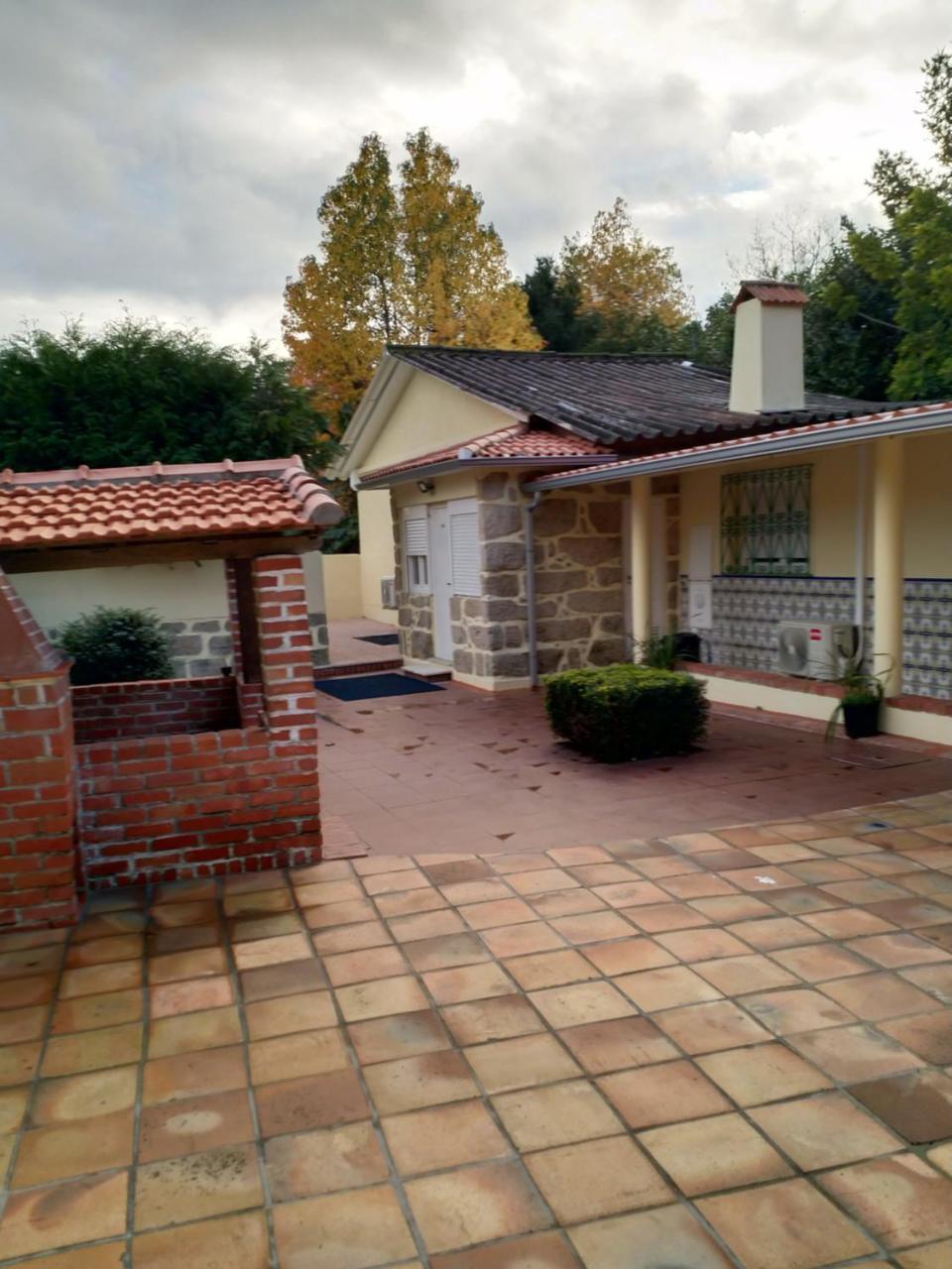 Metro Vilar Suites & Villas Vilar do Pinheiro Zewnętrze zdjęcie
